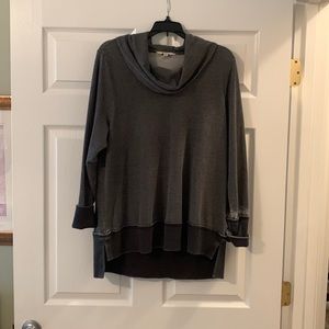 Luck Brand knit cowl neck shirt in gray. Size 1X.